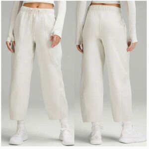 Lululemon Mixed Fabric Relaxed-Fit Tapered High-Rise Pant Barrel Bone Medium